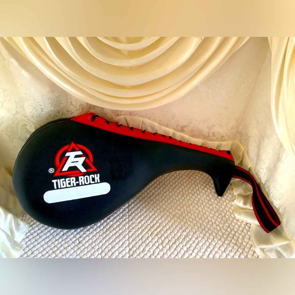 TIGER ROCK KICKING PAD